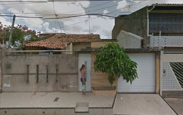 HÁ UM ANO Imagem registrada em 2013 pelo Google Street View mostra como era a fachada da residência onde deveria funcionar a Conservis Construções. Foto: Reprodução / Google Maps